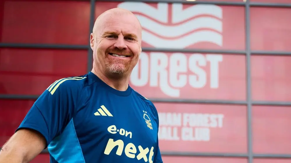HLV Sean Dyche ra mắt CĐV Nottingham Forest tại Europa League